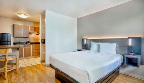 Standard Room, 1 Queen Bed, Non Smoking