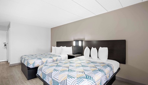 Standard Room, 2 Queen Beds, Non Smoking