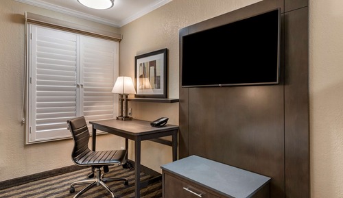 Standard Room, 1 King Bed, Accessible, Bathtub