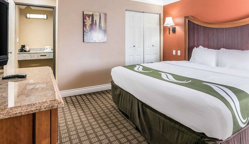 Suite, 1 King Bed, Non Smoking