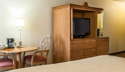 Suite, 1 King Bed, Non Smoking