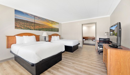 Room, 2 Double Beds, Non Smoking, Pool View