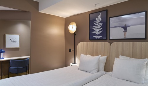 Room, 1 Queen Bed, No Windows (Cabin)