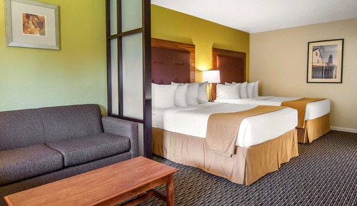 Suite, 2 Queen Beds, Non Smoking