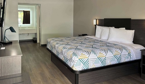 Standard Room, 1 King Bed, Non Smoking