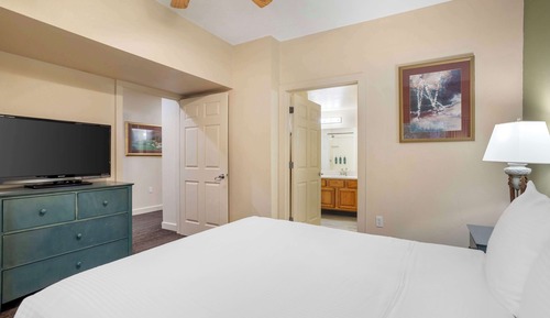 1 Bed Room Plus With A King Bed