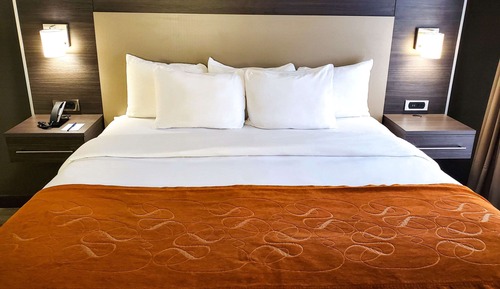 Business Suite, 1 King Bed, Accessible, Non Smoking