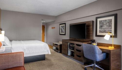 Room, 1 King Bed (Study)