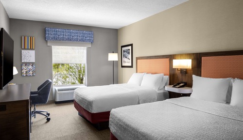 Room, 2 Queen Beds, Accessible, Bathtub