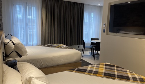 Comfort Room, 2 Queen Beds, Kitchenette