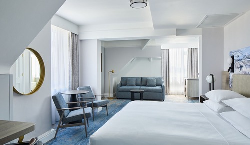 Deluxe Room, 1 King Bed with Sofa bed, Non Smoking