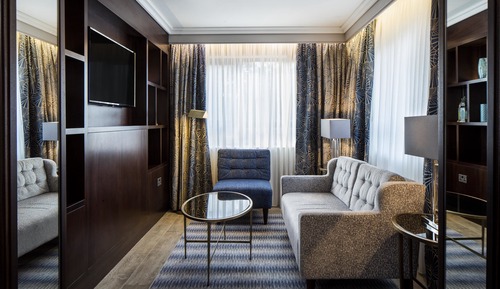 Junior Suite, 1 King Bed (Additional Living Area)