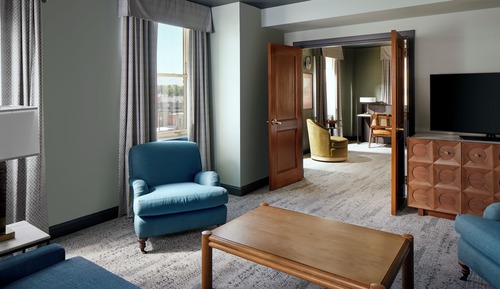 Suite, Tower