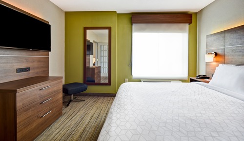 Suite, 1 Bedroom, Accessible (Communications, Accessible Tub)