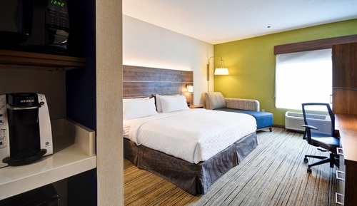 Standard Room, 1 King Bed, Accessible (Comm, Roll-In Shower)