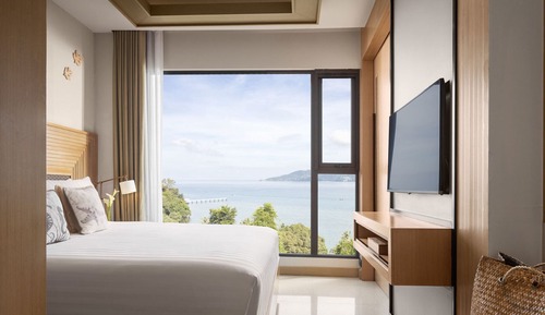 One Bedroom Suite Ocean View Coral Lounge