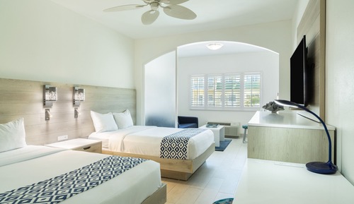 Poolside Room - 1 King Bed