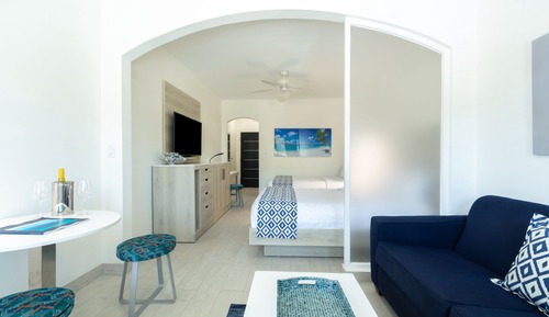 Deluxe Poolside Terrace - 2 Double Beds