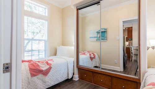 Elite Cottage, 2 Bedrooms (Linens Included)