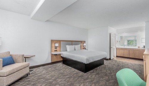 Standard Room, 1 King Bed