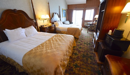 Standard Room, 2 Queen Beds, Hot Tub
