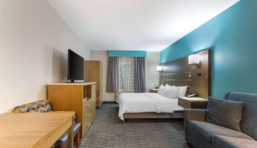 Suite, 1 King Bed with Sofa bed, Accessible, Non Smoking (with Sofabed)