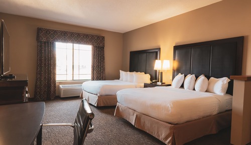 Double Queen Corner Suite