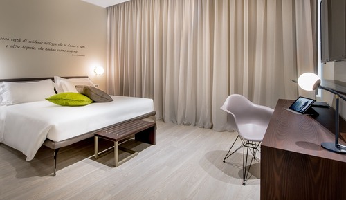 Design Room, 1 King Bed, City View