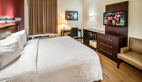 Superior Room, 1 King Bed, Accessible (Smoke Free, Roll-In Shower)
