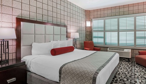Standard Room, 1 King Bed, Accessible, Non Smoking