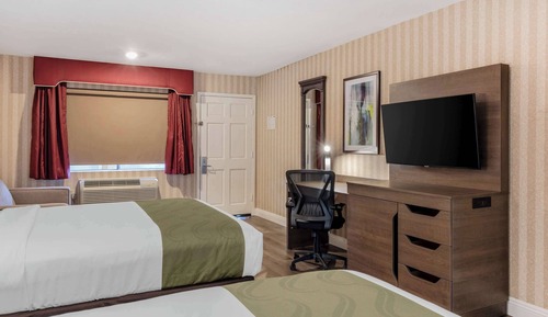 Family Suite, 3 Queen Beds, Non Smoking