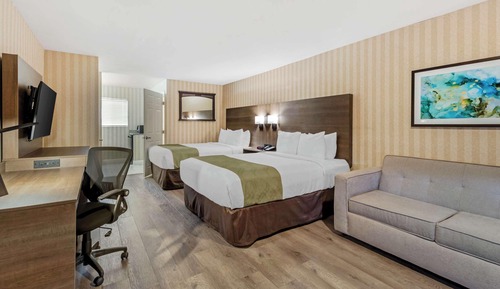 Suite, 2 Queen Beds, Sofa bed