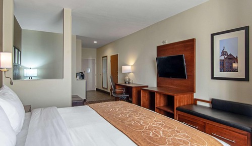 Suite, 1 King Bed, Accessible, Non Smoking
