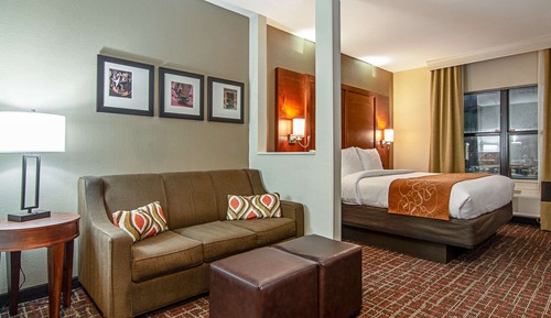 Suite, 1 King Bed, Accessible, Non Smoking