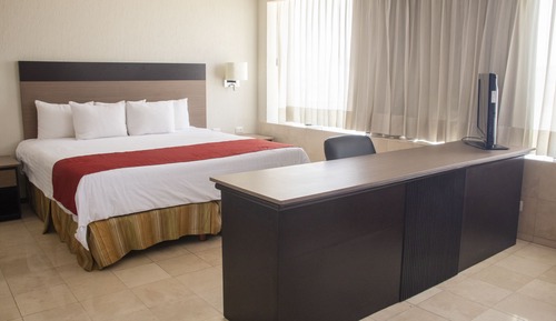 Executive Suite, 1 King Bed, Non Smoking