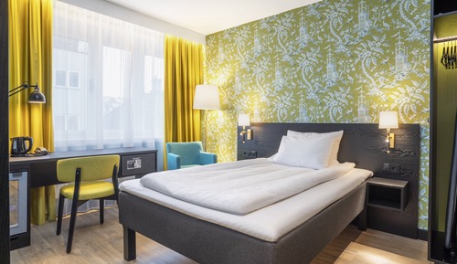 Standard Room, 1 Queen Bed, Non Smoking