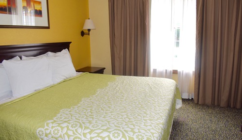 Deluxe Studio Suite, 1 King Bed, Non Smoking
