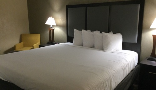 Deluxe Studio Suite, 1 King Bed, Non Smoking, Jetted Tub