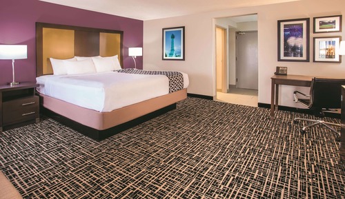 Deluxe Studio Suite, 1 King Bed, Non Smoking
