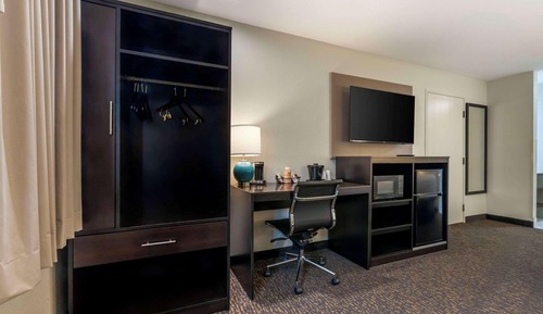 Suite, 1 King Bed, Non Smoking