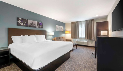 Suite, 1 King Bed, Accessible, Non Smoking