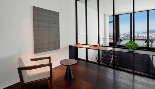 Ambassador Penthouse, 1 King Bed, 1 Bedroom, Non Smoking, River View (Executive Lounge Access)