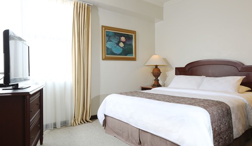 Suite, 3 Bedrooms