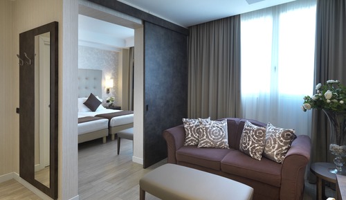 Senior Suite