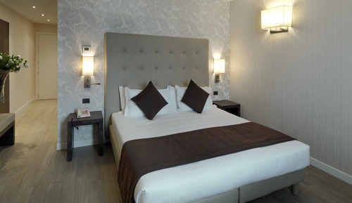 Deluxe Double Room Single Use
