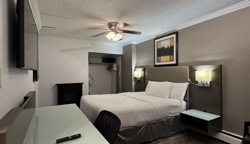 Queen Room