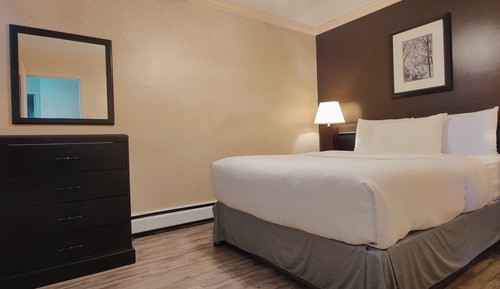 One Bedroom Apartment with Balcony, Harbour View