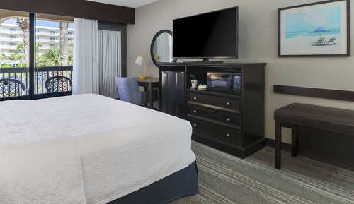 Room, 1 King Bed, Accessible with Roll-in Shower, Non Smoking
