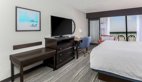 Room, 1 King Bed, Non Smoking, Beach View