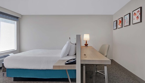 Deluxe Room, 1 King Bed